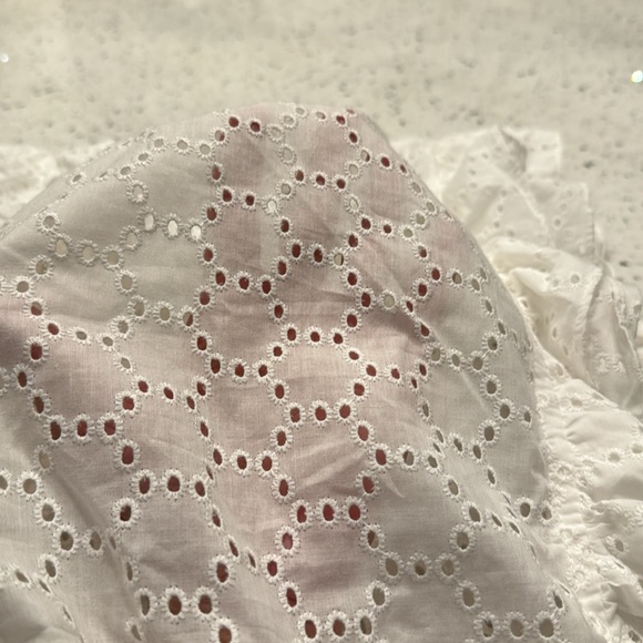 CeCe Open dotted Top - Picture 10 of 11